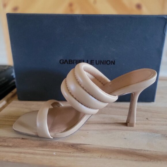 Gabrielle Union Collection /New York & Co.  Puffy Sandals- US 7 - Picture 3 of 8